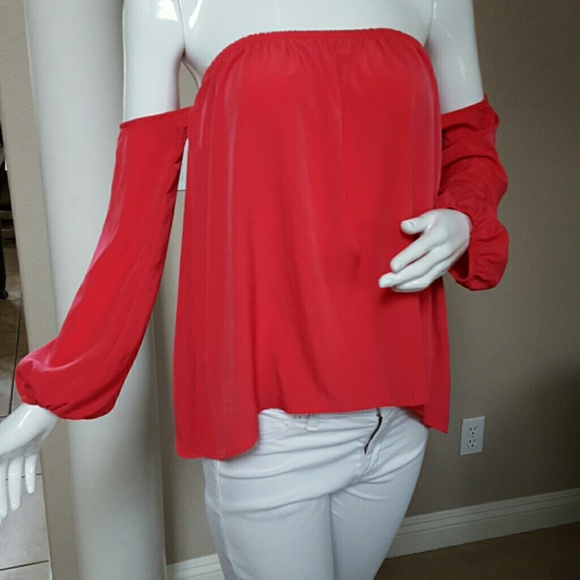 Off shoulder sexy top
