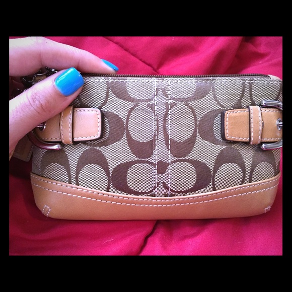 Signature Soft Duf Wristlet Coach