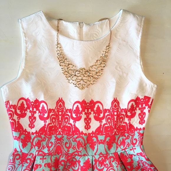 The Valerie Dress - Picture 4 of 4