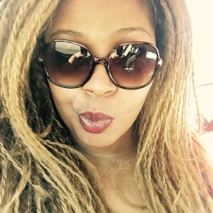 Meet your Posher, Kiasha