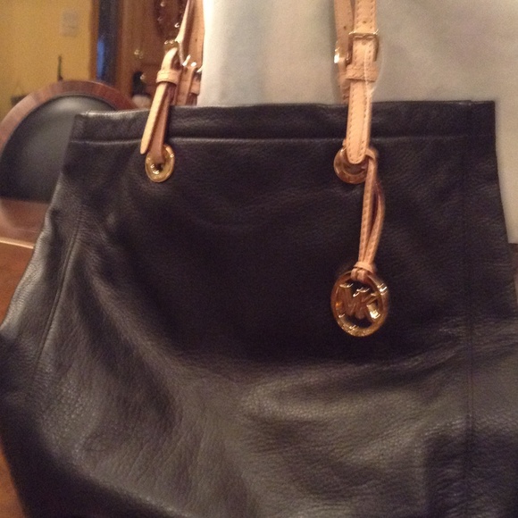 LARGE MICHAEL KORS LARGE LEATHER TOTE