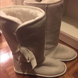 White/Cream Boots