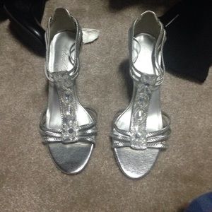 Silver sparkle heel size 7