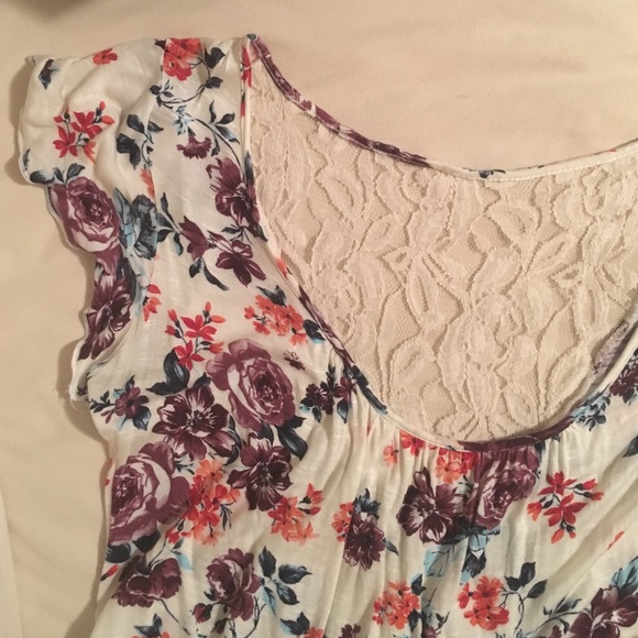 Full Tilt Lace Back Floral Tee