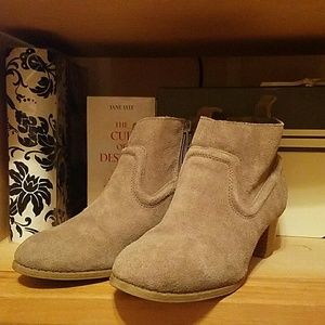 Suede ankle Booties with wooden heel
