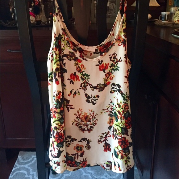 Floral tank top - Picture 2 of 4