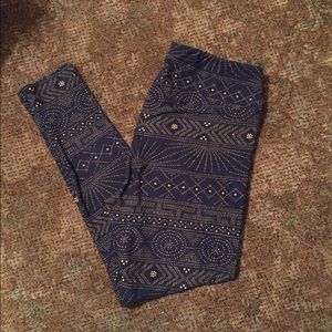 LuLaRoe Tall/Curvy Leggings