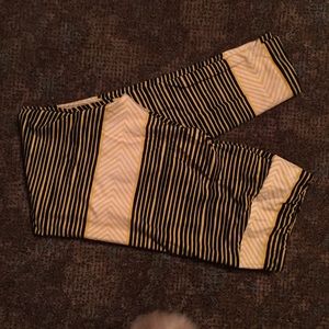 LuLaRoe Tall/Curvy Leggings