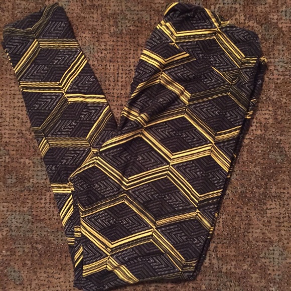 LuLaRoe Tall/Curvy Leggings