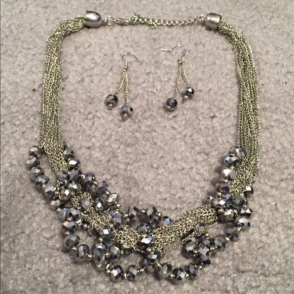 Chunky beaded necklace and earrings set