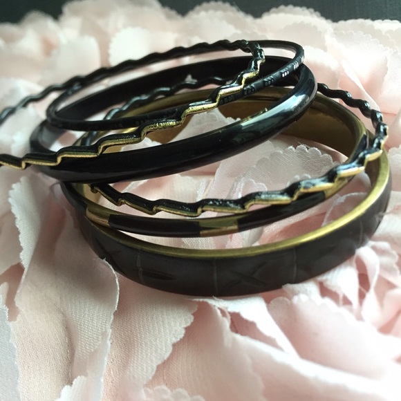 Bracelets - Picture 2 of 3