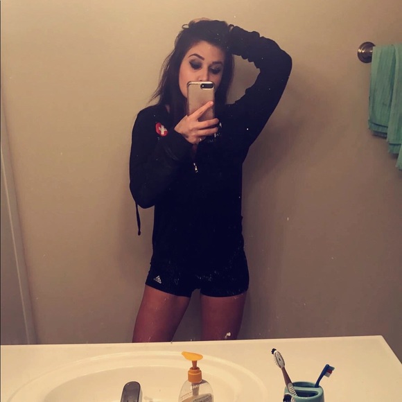 Meet your Posher, Allie - Picture 3 of 13