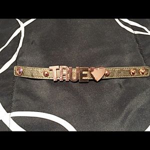 Button snap bracelet