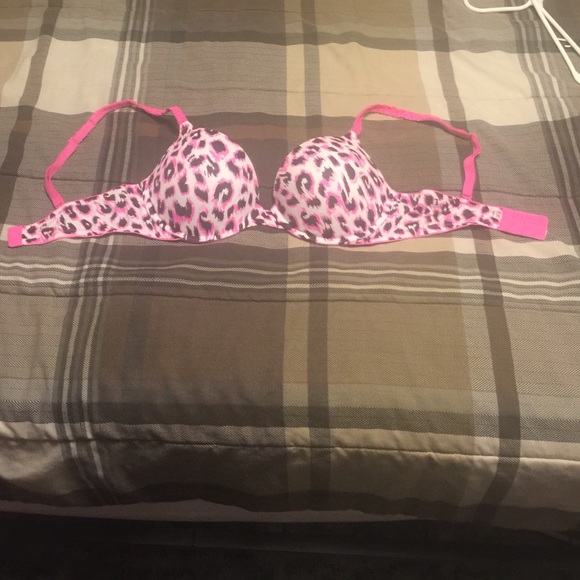PINK Victoria Secret bra! Practically new!