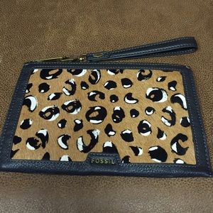 Fossil Clutch