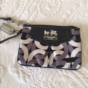 Coach wristlet, in brand new condition!