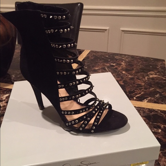 Jessica Simpson heel