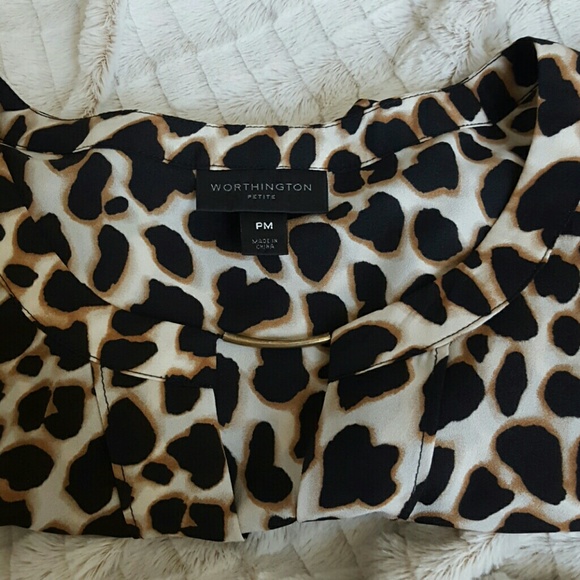 V-neck Leopard print top - Picture 2 of 4
