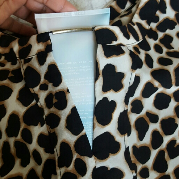 V-neck Leopard print top - Picture 3 of 4