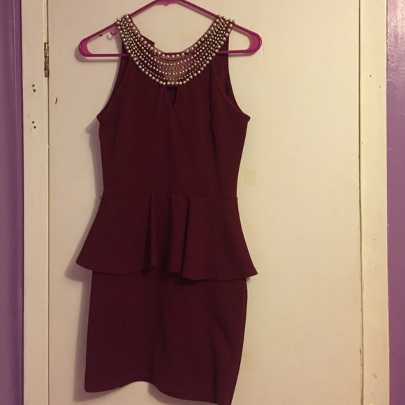 Peplum dress with pewerly neckline - Picture 1 of 2