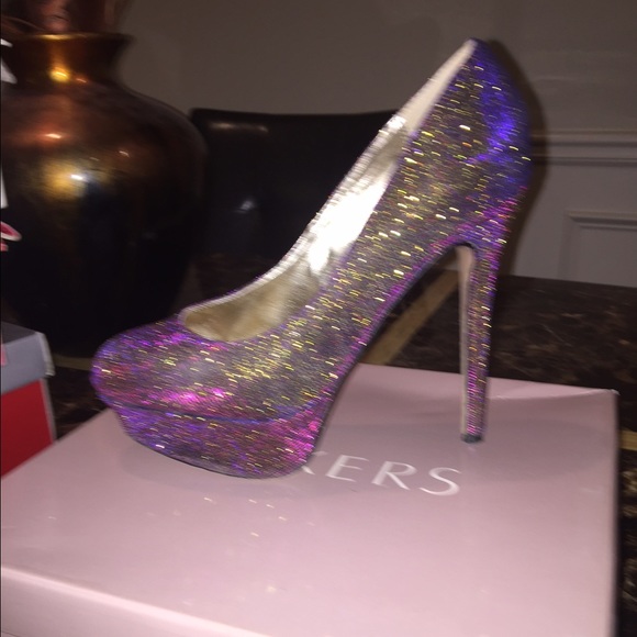 Multi color heel