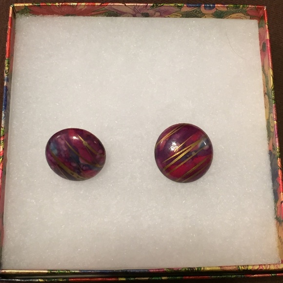 Multi-colored studs - Picture 1 of 1