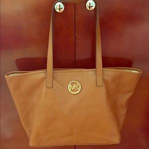 Michael Kors Jet Setter Tote