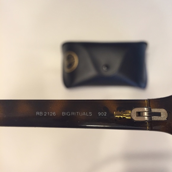 Great condition Ray Bans! - Picture 2 of 2