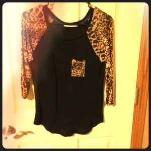 Three quarter length cheetah print top