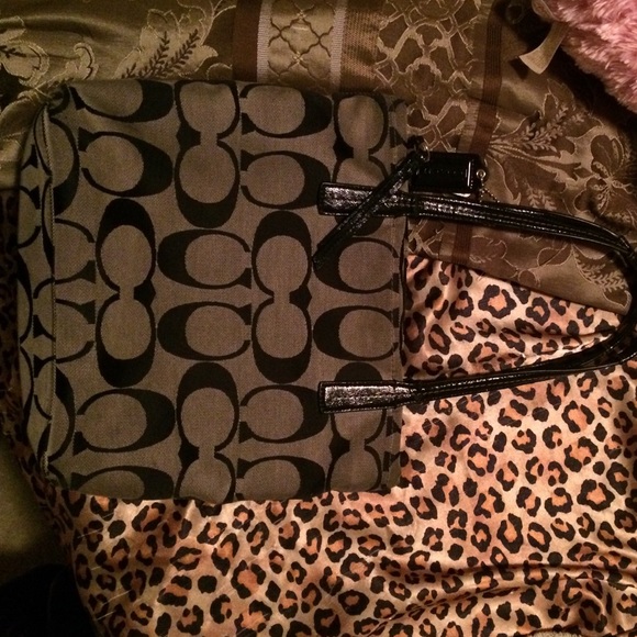 Coach purse - Picture 2 of 2