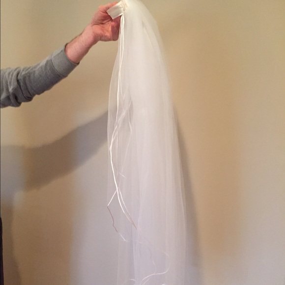 Wedding veil, like new main image 4