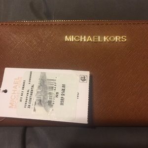 NWT Michael Kors jet set continental wallet