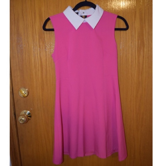 Pink mini with white collar