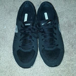 Sketchers sneakers
