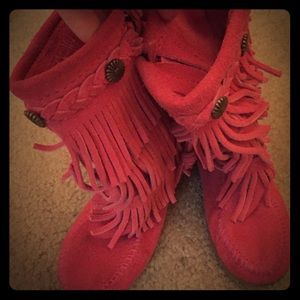 Toddler Minnetonka pink fringe boots