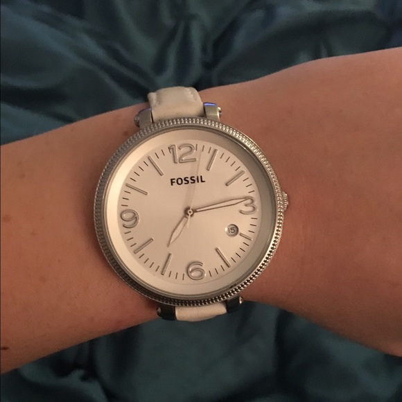 36mm white and silver fossil watch!!!!
