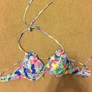 VS SWIMSUIT TOP great condition, no signs of wear
