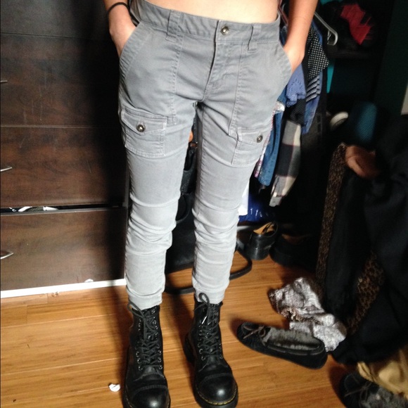 Grey cargo pants from GAP 👖