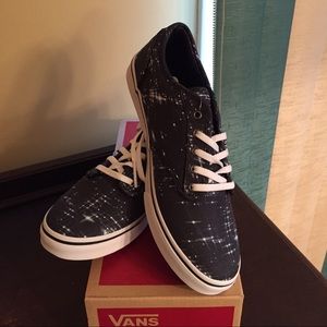 Brand New Vans Sneakers, sz 7
