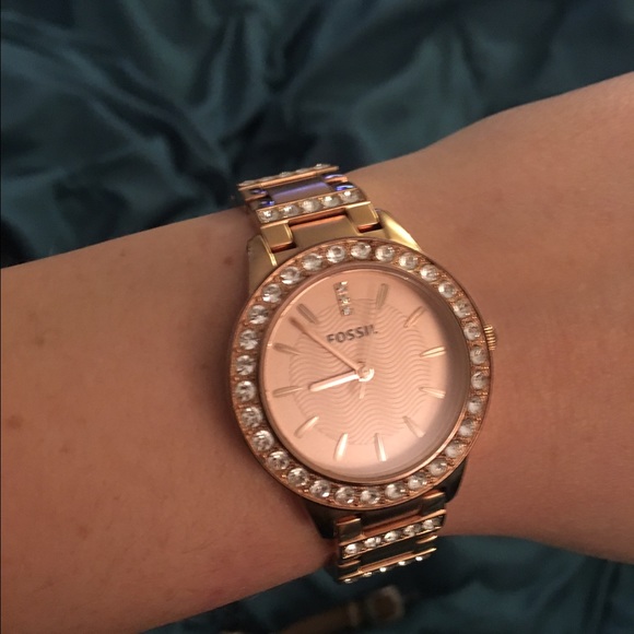 Rose gold fossil watch with diamond embellishments