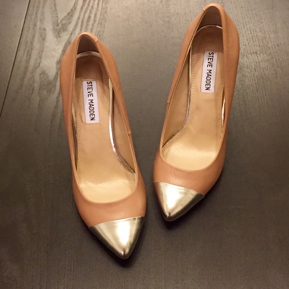 Steve Madden Nude Heels w/ Silver Toe - Picture 1 of 4