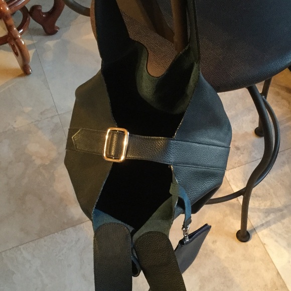 Navy Handbag - Picture 2 of 4