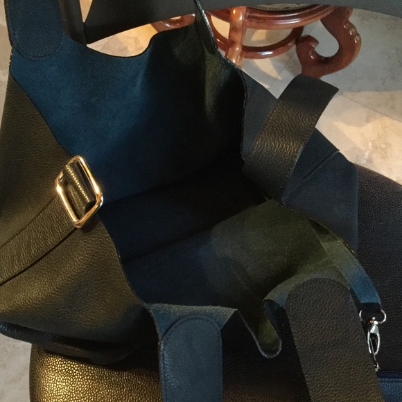 Navy Handbag - Picture 3 of 4