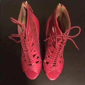 Nine West Stylish Red Shoes Size 6.5.