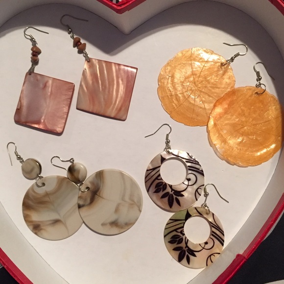 ***FOUR (4) Piece*** Fashion Earrings