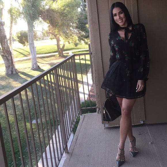 Meet your Posher, Monica - Picture 3 of 8