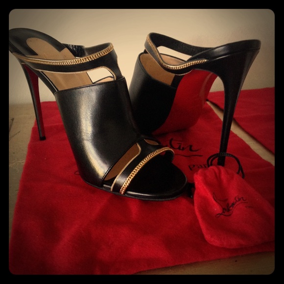 Christian Louboutin Akenana Mule Pump Black/Gold
