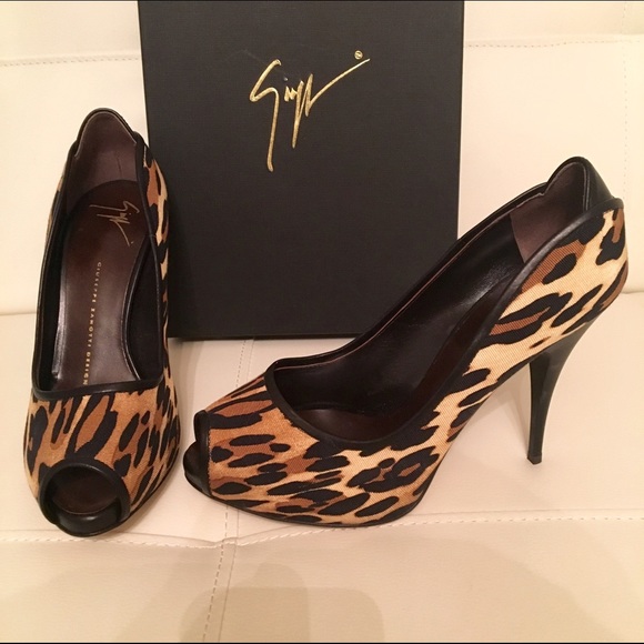 NEW Giuseppe Zanotti Leopard Pumps - Picture 3 of 4