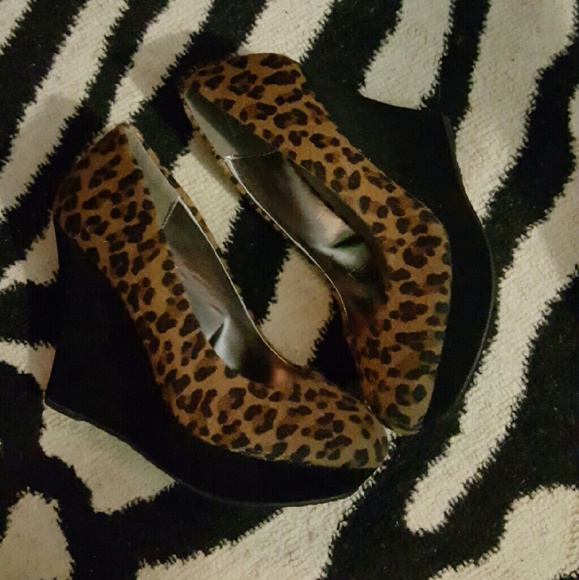 Cute cheetah wedges