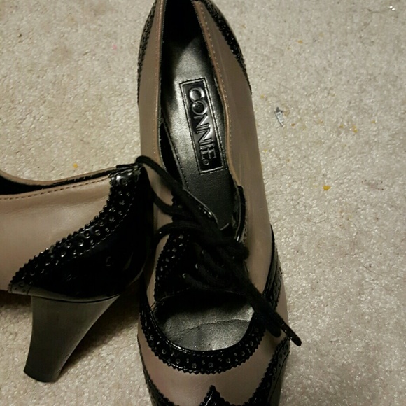 Heels - Picture 3 of 3